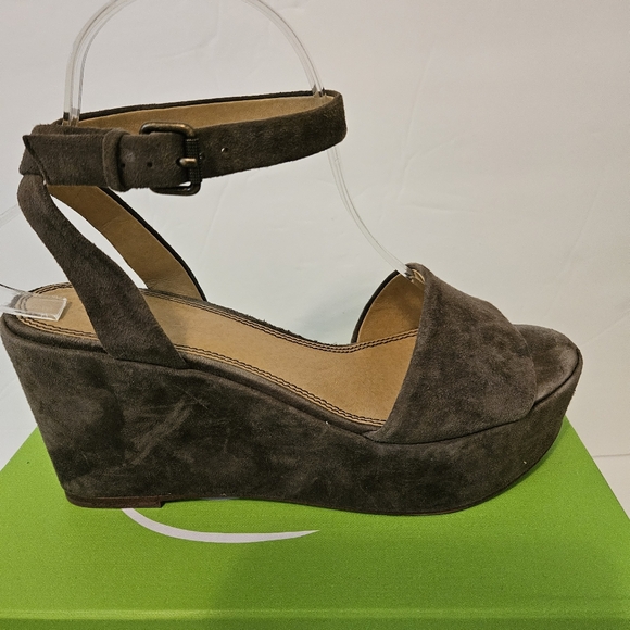 Splendid Sage/Army green suede platform wedge Sandals w/ankle strap.  Size 7.5 - Picture 6 of 15
